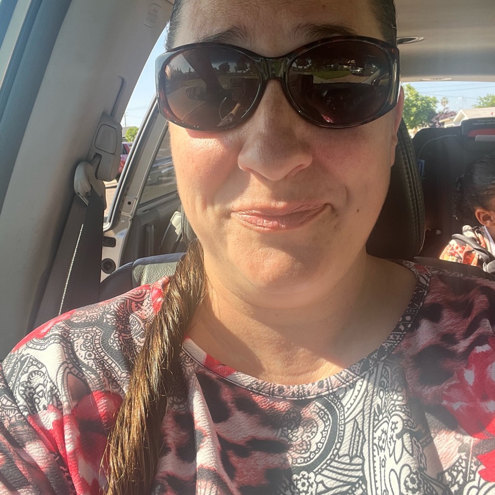 Meet your Posher, Melissa